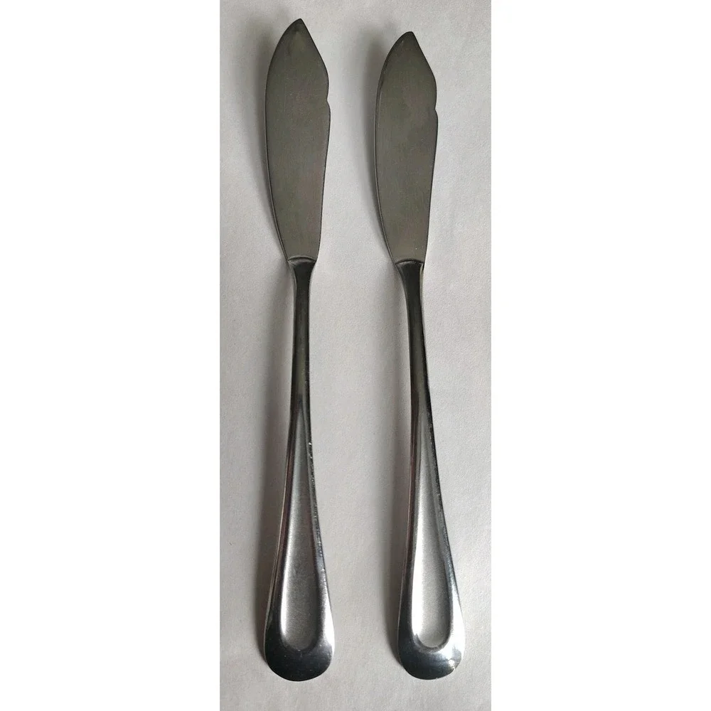 Oneida Sand Dune Satin Stainless Serving Butter Knife 2 Knives Vietnam 9-11 9-10